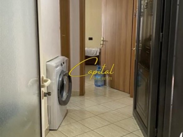 SHITET APARTAMENT 1+1 SHKOLLA E BASHKUAR 8.000.000 LEKE