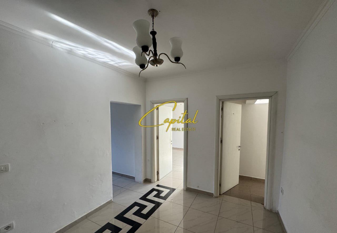 WhatsApp Image 2025-11-24 at 10.00.19 AM ZYRA ME QERA 100 M2 RRUGA MINE PEZA 800 EURO