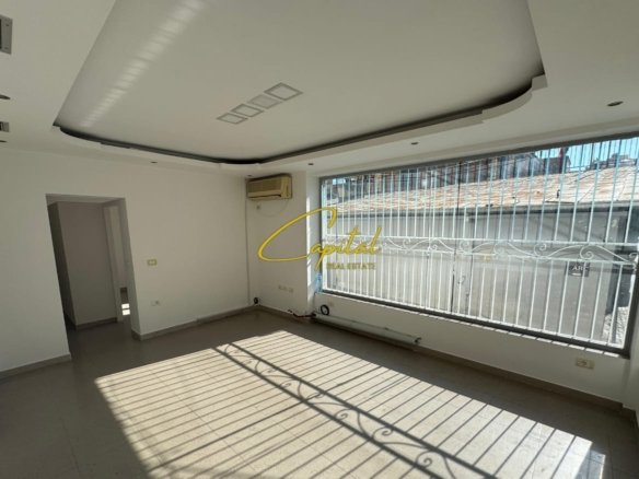 ZYRA ME QERA 100 M2 RRUGA MINE PEZA 800 EURO