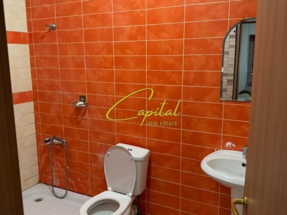 APARTAMENT ME QERA 2+1+2 RRUGA E KAVAJES 70.000 LEKE