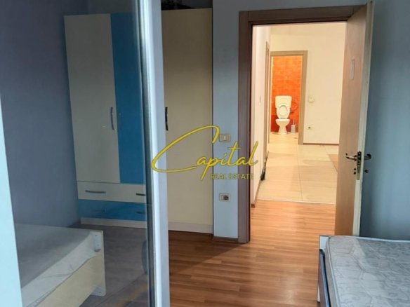 APARTAMENT ME QERA 2+1+2 RRUGA E KAVAJES 70.000 LEKE