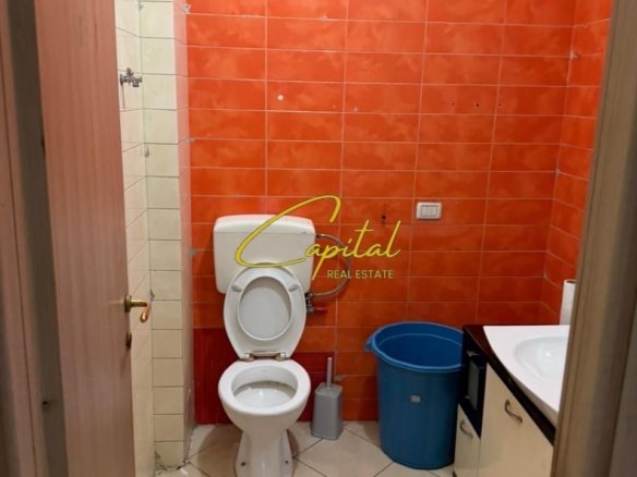APARTAMENT ME QERA 2+1+2 RRUGA E KAVAJES 70.000 LEKE