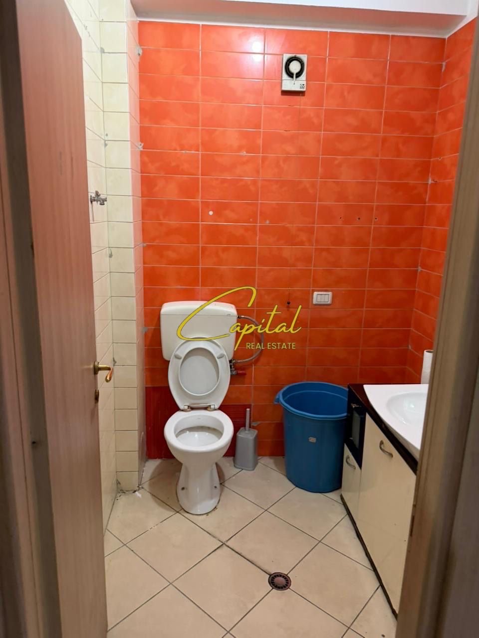 WhatsApp Image 2025-11-24 at 3.58.45 PM APARTAMENT ME QERA 2+1+2 RRUGA E KAVAJES 70.000 LEKE