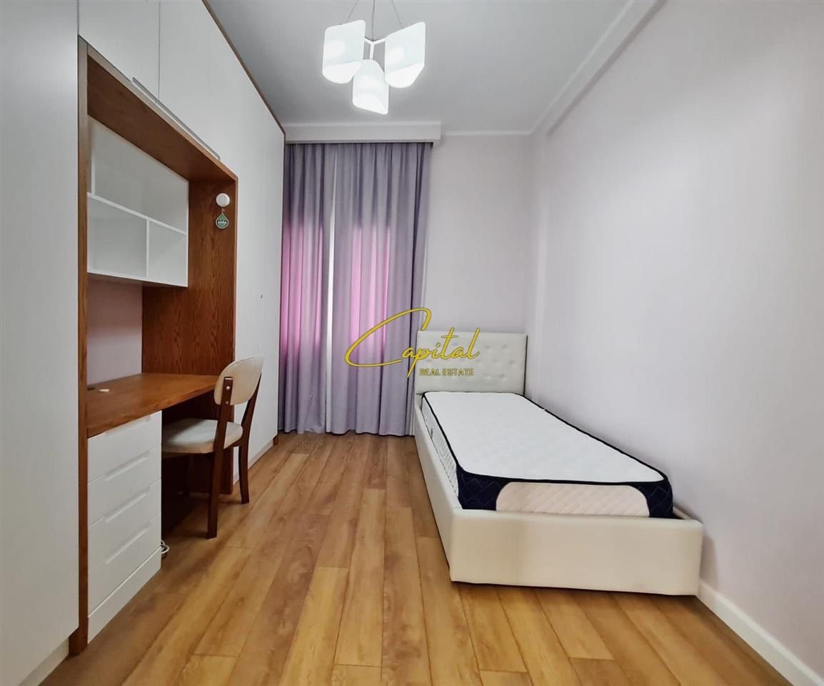 APARTAMENT ME QERA 4+1+2 KOMUNA E PARISIT 130.000 LEKE
