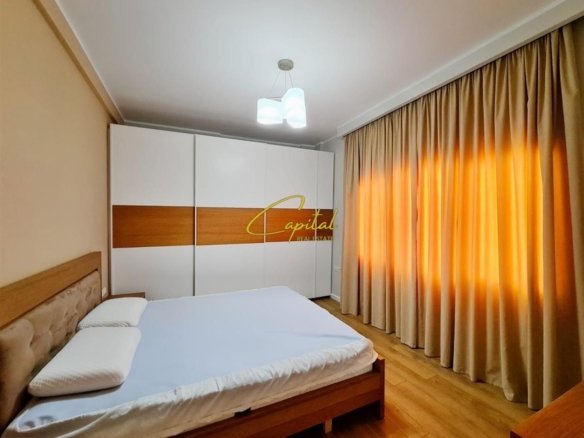 APARTAMENT ME QERA 4+1+2 KOMUNA E PARISIT 130.000 LEKE