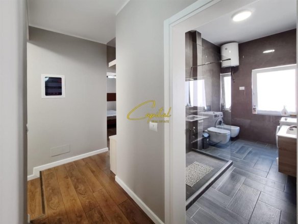 APARTAMENT ME QERA 4+1+2 KOMUNA E PARISIT 130.000 LEKE