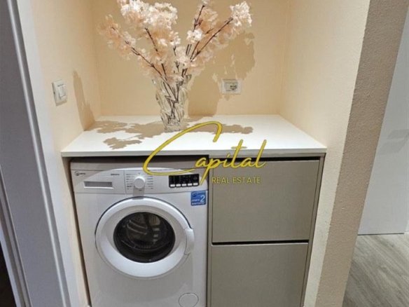 APARTAMENT ME QERA 1+1 ISH STACIONI TRENIT 80.000 LEKE