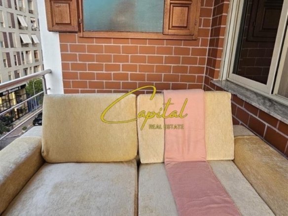 APARTAMENT ME QERA 1+1 ISH STACIONI TRENIT 80.000 LEKE