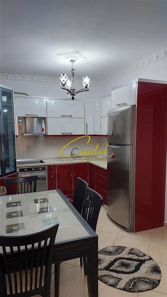 WhatsApp Image 2025-11-24 at 9.46.23 AM APARTAMENT ME QERA 2+1+2 ISH STACIONI TRENIT 800 EURO