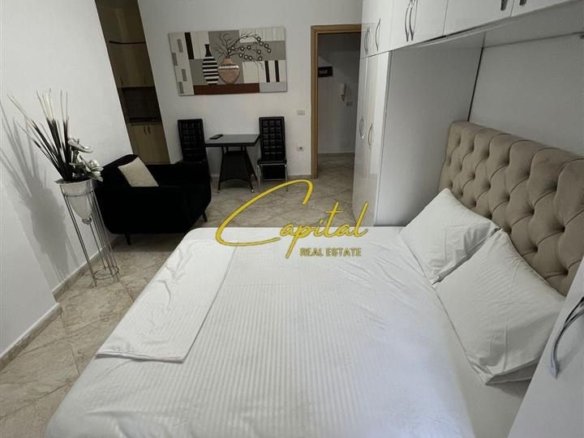 APARTAMENT STUDIO ME QERA 45 M2 RRUGA E BARRIKADAVE 50.000 LEKE