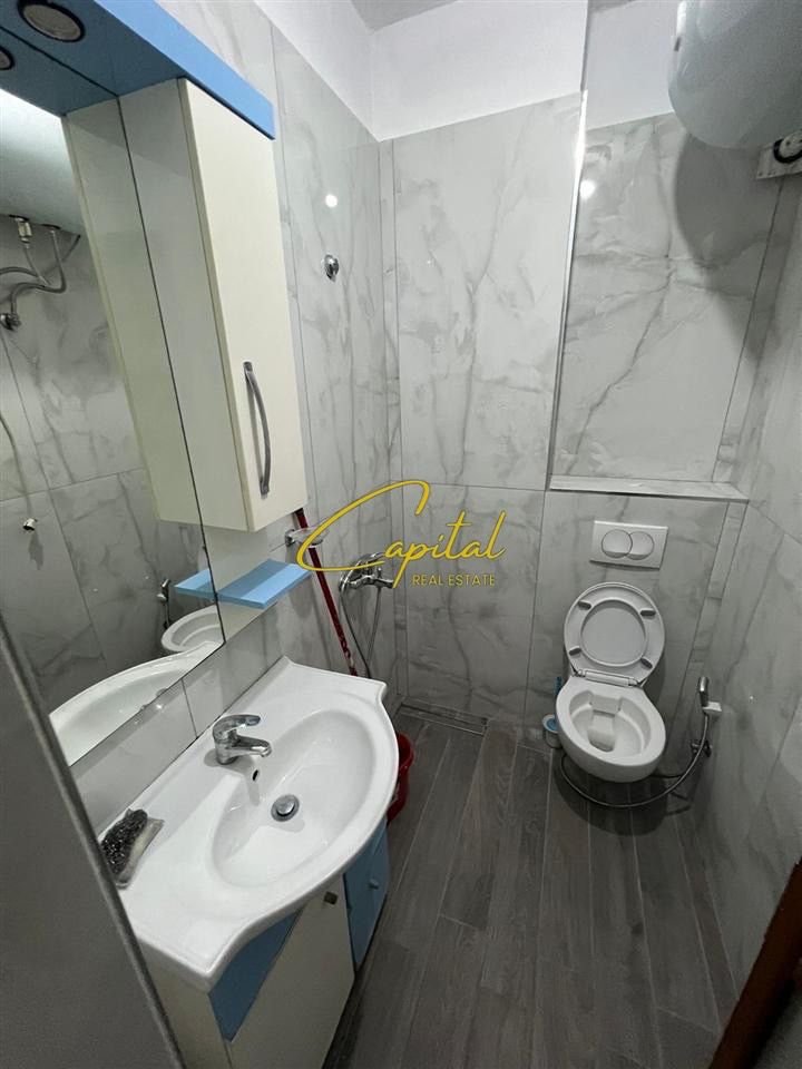 APARTAMENT STUDIO ME QERA 45 M2 RRUGA E BARRIKADAVE 50.000 LEKE