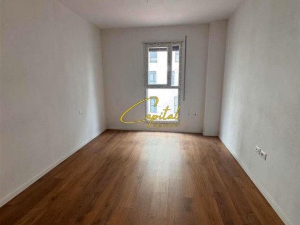 ZYRE ME QERA 105 M2 KOMPLEKSI TRIO TOWER 600 EURO