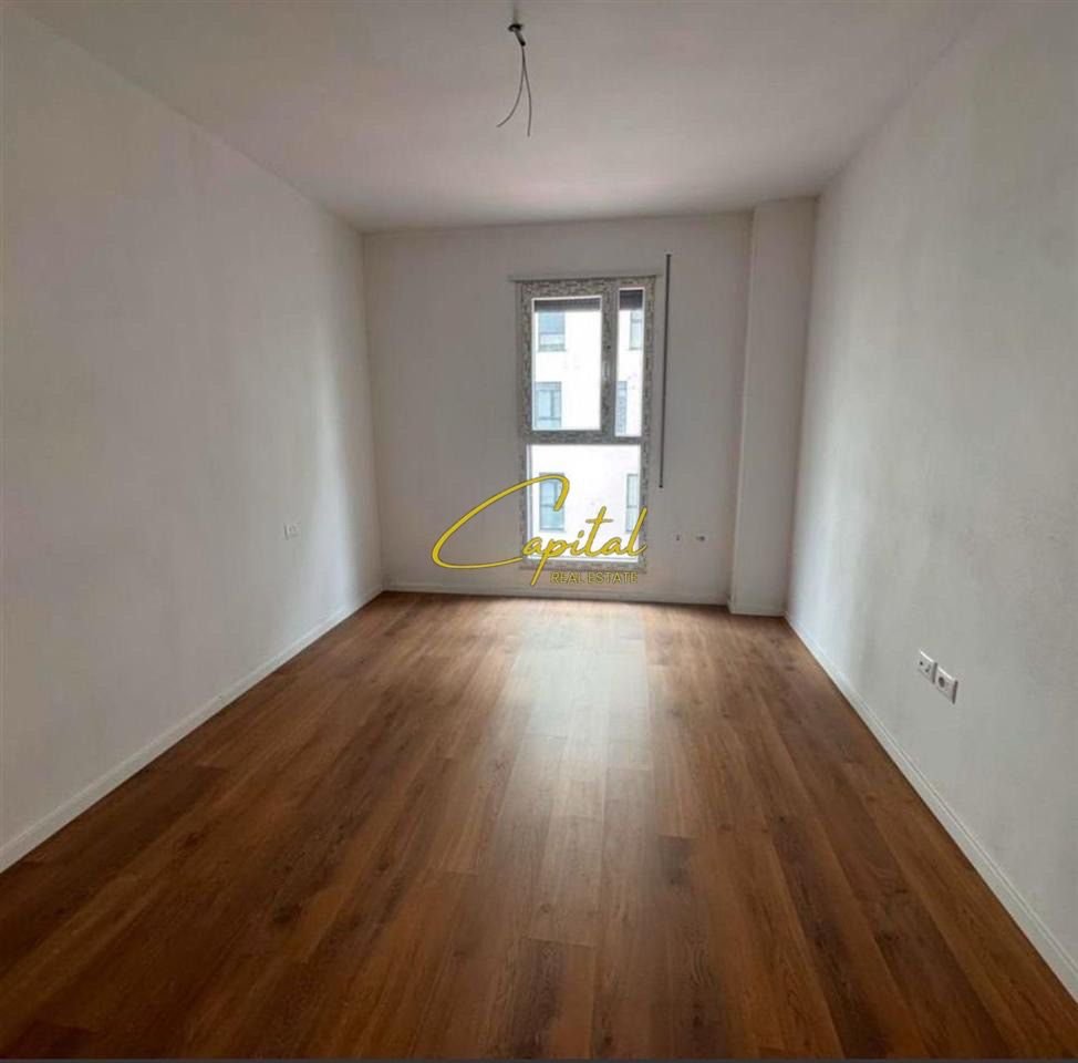 APARTARTAMENT ME QERA 2+1+2 KOMPLEKSI TRIO TOWER 600 EURO