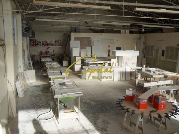 MAGAZINE ME QERA 260 M2 SAUK 1.500 EURO