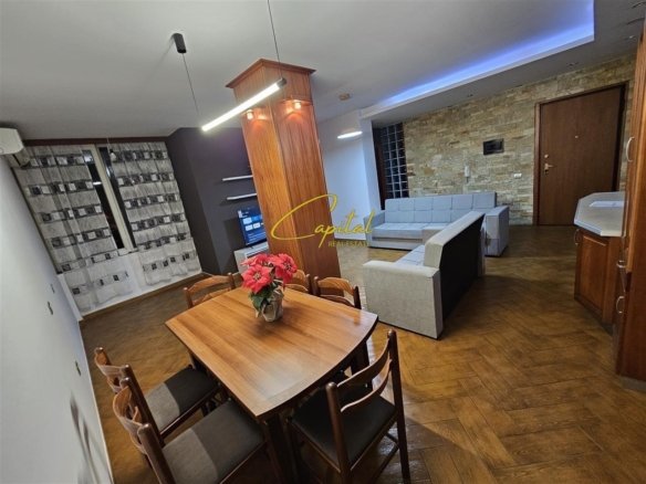 APARTAMENT ME QERA 3+1 RRUGA DRITAN HOXHA 800 EURO
