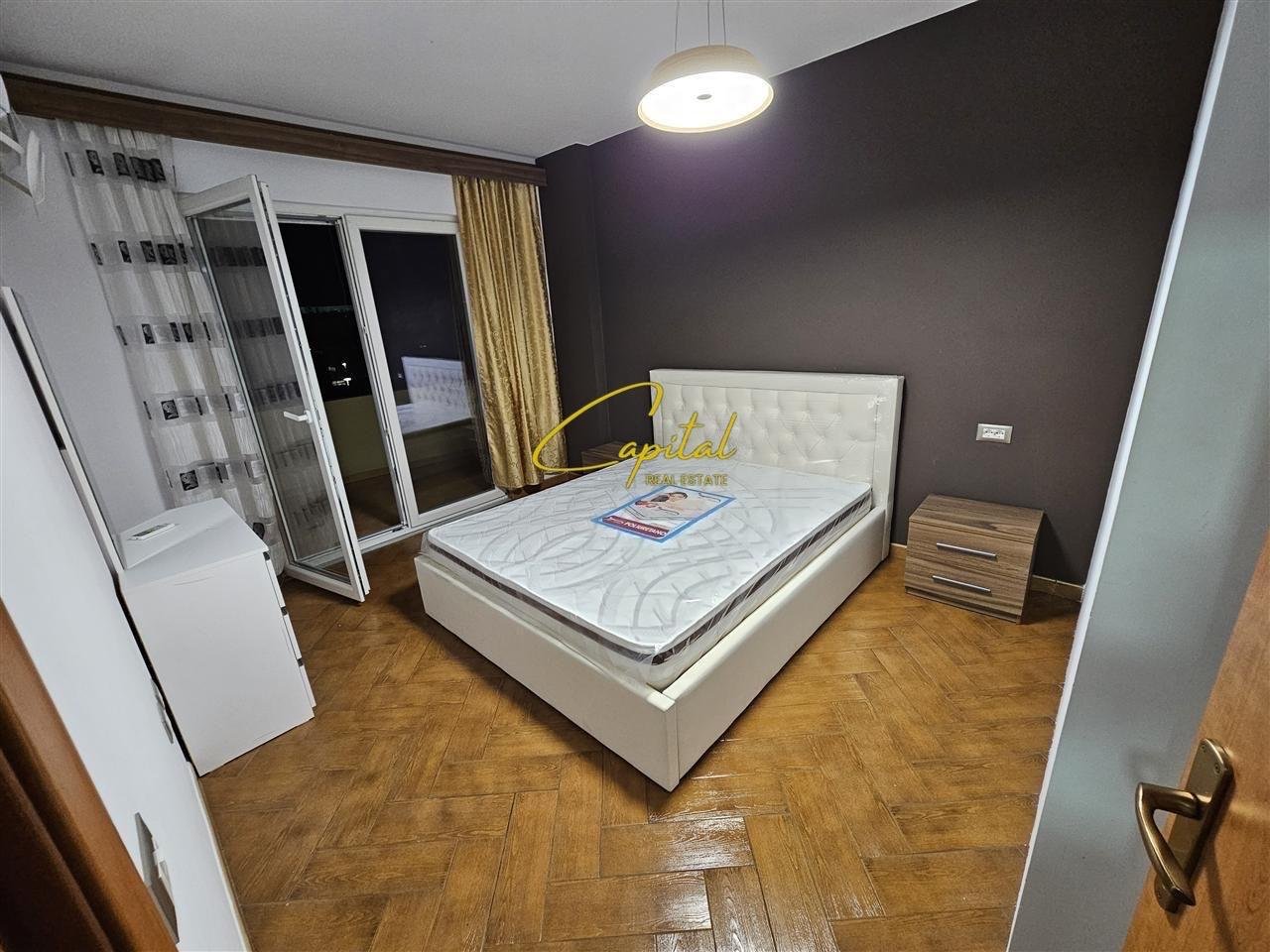 APARTAMENT ME QERA 3+1 RRUGA DRITAN HOXHA 800 EURO