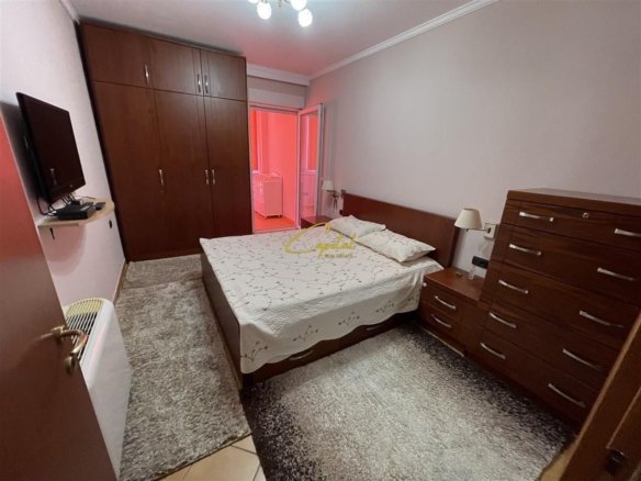 APARTAMENT ME QERA 2+1 STADIUMI AIR ALBANIA 1000 EURO
