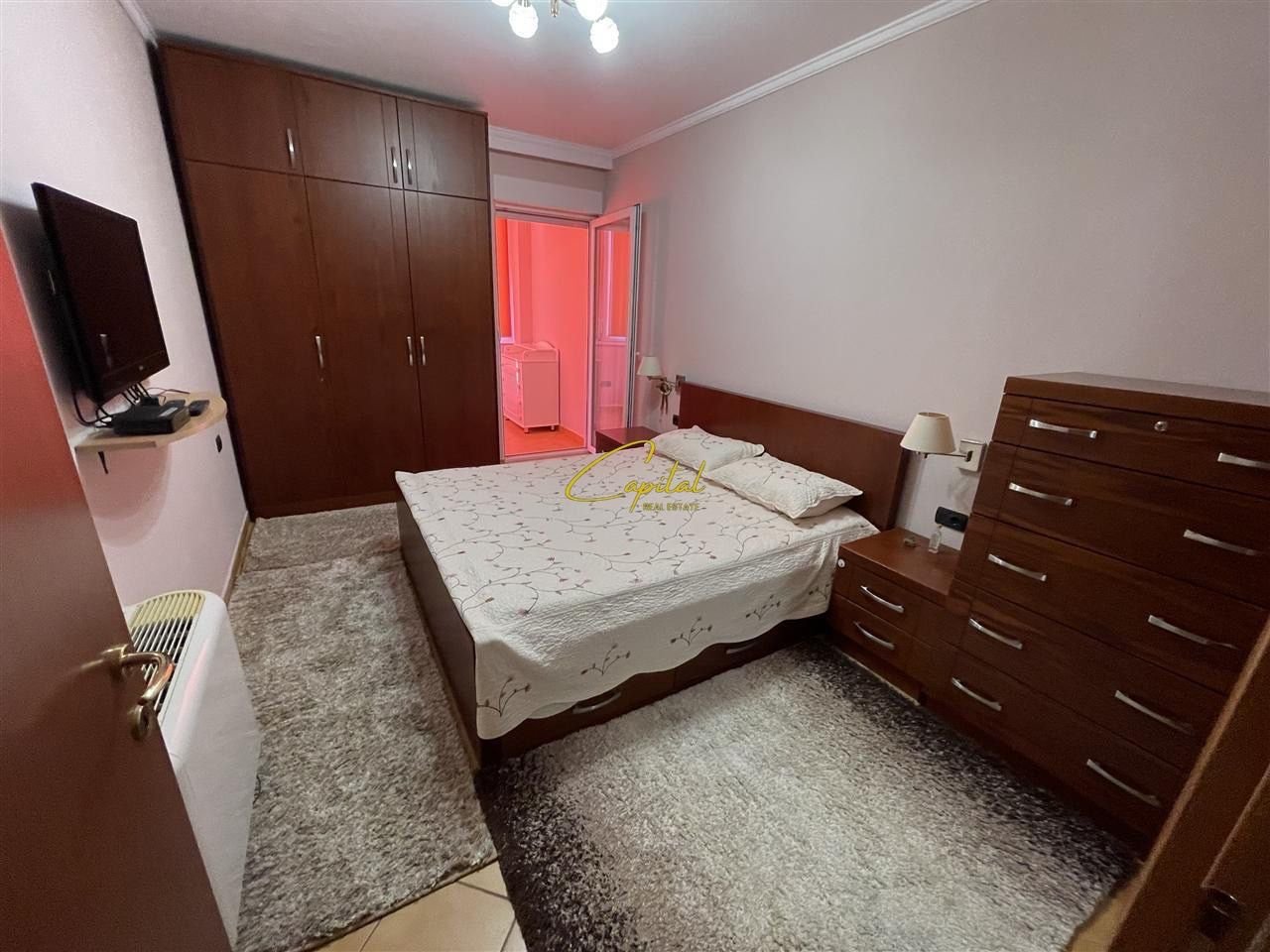 WhatsApp Image 2025-11-29 at 11.39.04 AM (1) APARTAMENT ME QERA 2+1 STADIUMI AIR ALBANIA 1000 EURO