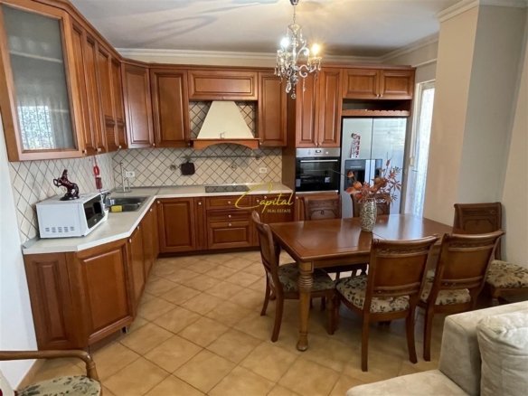 APARTAMENT ME QERA 2+1 STADIUMI AIR ALBANIA 1000 EURO