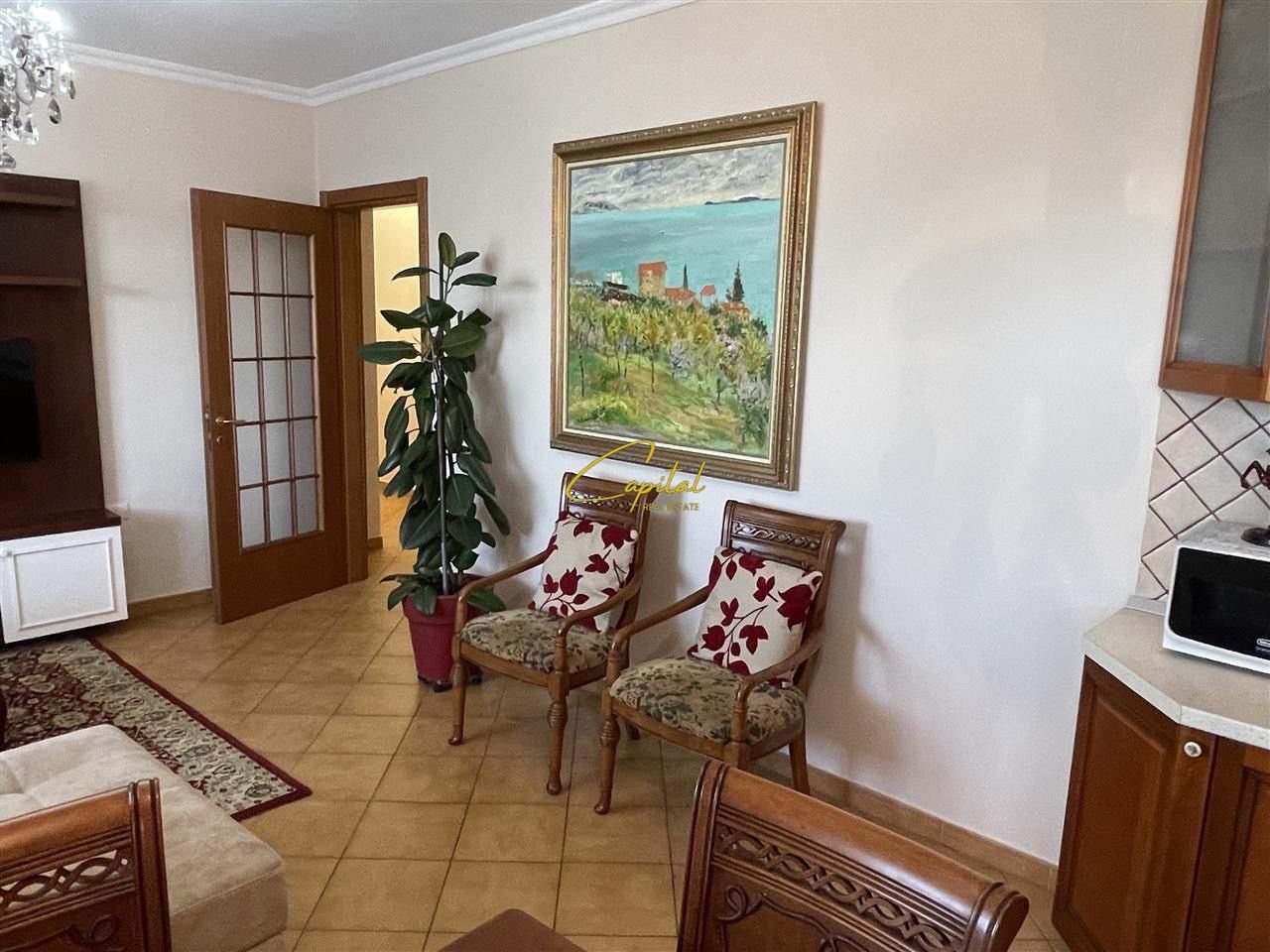 WhatsApp Image 2025-11-29 at 11.39.04 AM (3) APARTAMENT ME QERA 2+1 STADIUMI AIR ALBANIA 1000 EURO