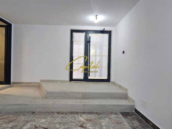 AMBIENT BIZNESI ME QERA 200 M2 ISH BLLOKU 300.000 LEKE
