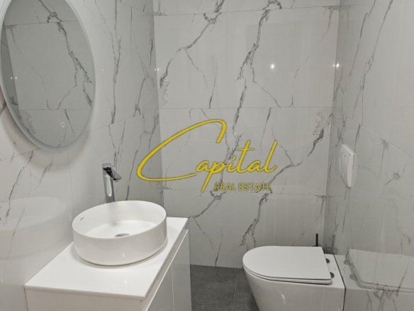 ZYRE ME QERA 130 M2 QENDER 1000 EURO