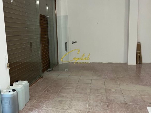 AMBIENT BIZNESI ME QERA 200 M2 KOMUNA E PARISIT 1.500 EURO