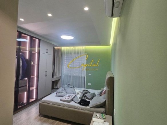 APARTAMENT ME QERA 2+1 RRUGA DRITAN HOXHA 700 EURO