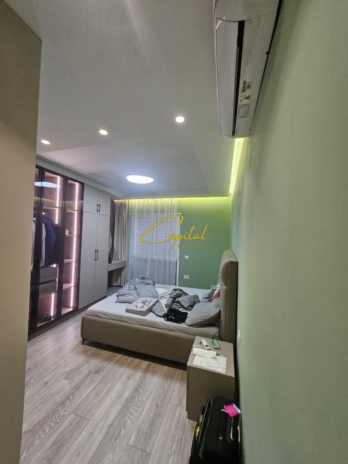 WhatsApp Image 2025-12-02 at 2.26.19 PM APARTAMENT ME QERA 2+1 RRUGA DRITAN HOXHA 700 EURO