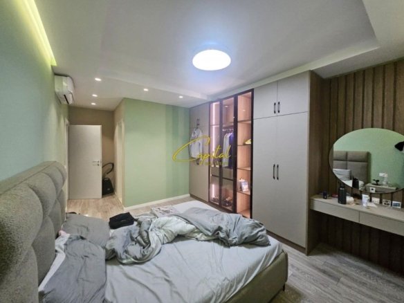 APARTAMENT ME QERA 2+1 RRUGA DRITAN HOXHA 700 EURO