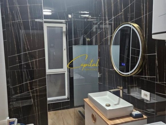 APARTAMENT ME QERA 2+1 RRUGA DRITAN HOXHA 700 EURO