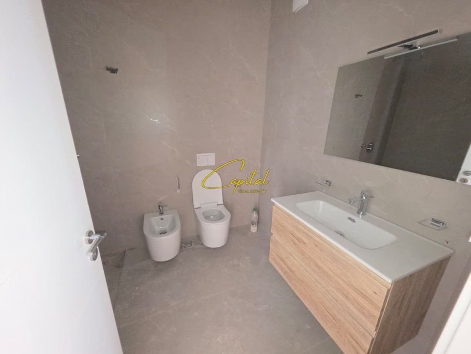WhatsApp Image 2025-12-03 at 11.13.34 AM APARTAMENT ME QERA 2+1 KOMUNA E PARISIT 1.100 EURO