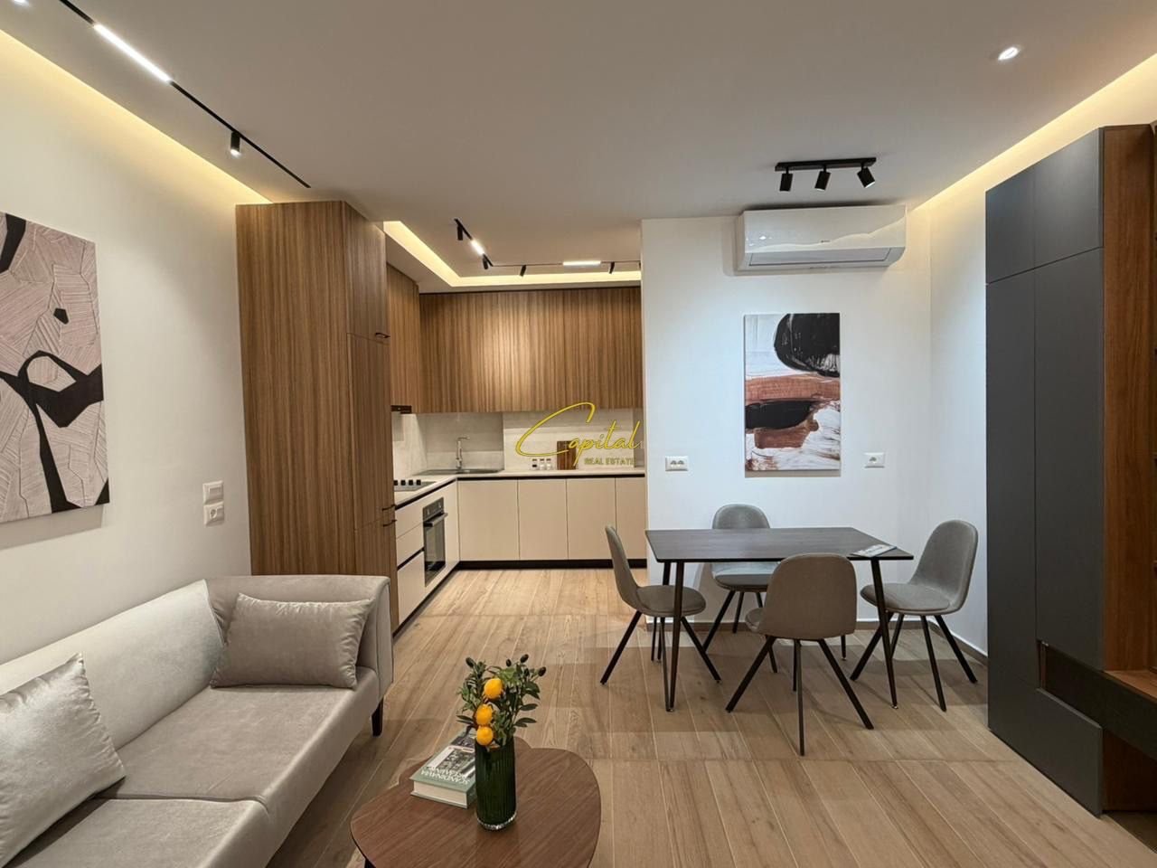WhatsApp Image 2025-12-04 at 10.10.58 AM (1) APARTAMENT ME QERA 1+1 ZOGU I ZI 75.000 LEKE