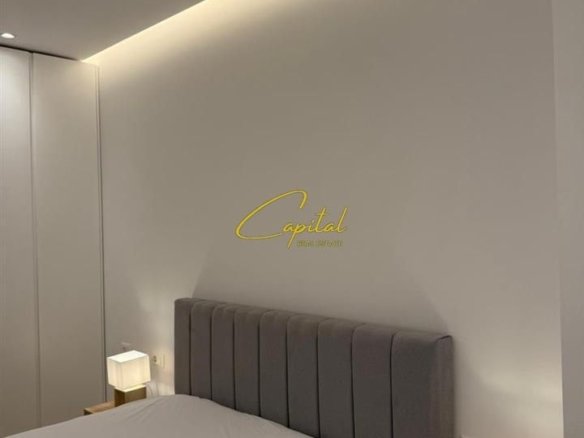 APARTAMENT ME QERA 1+1 ZOGU I ZI 75.000 LEKE