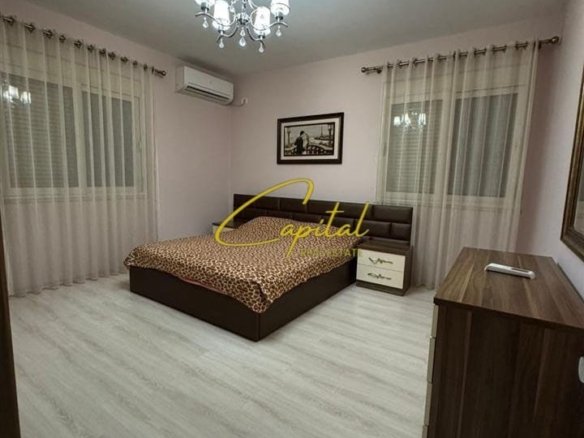 APARTAMENT ME QERA 2+1 ISH STACIONI TRENIT 60.000 LEKE