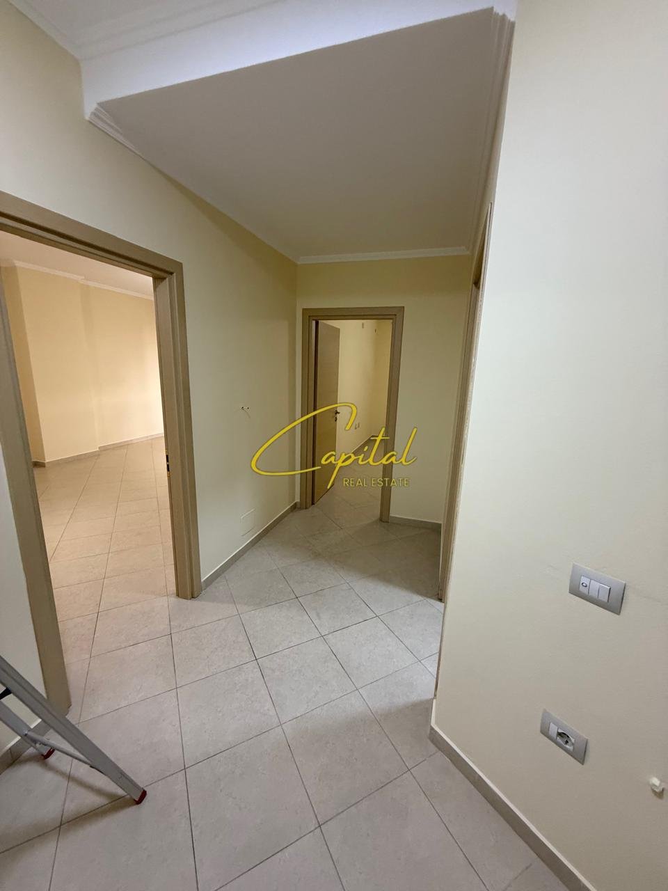 APARTAMENT ME QERA 1+1 KINOSTUDIO 32.000 LEKE