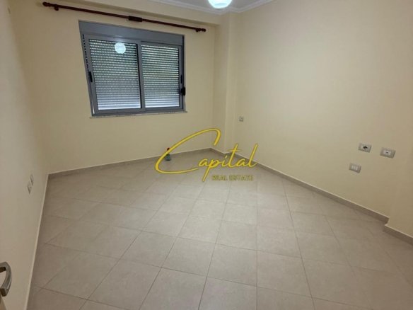 APARTAMENT ME QERA 1+1 KINOSTUDIO 32.000 LEKE