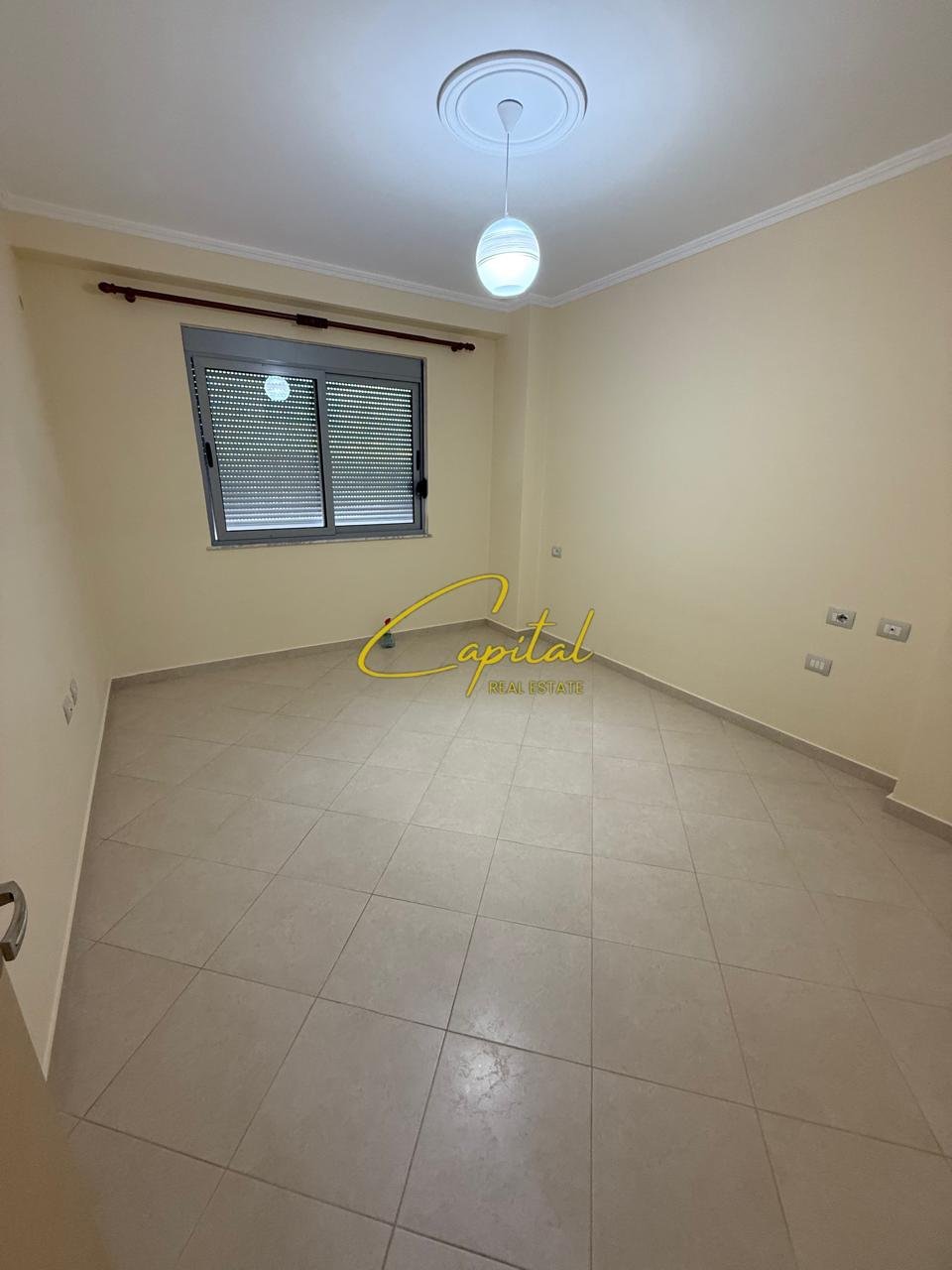 APARTAMENT ME QERA 1+1 KINOSTUDIO 32.000 LEKE