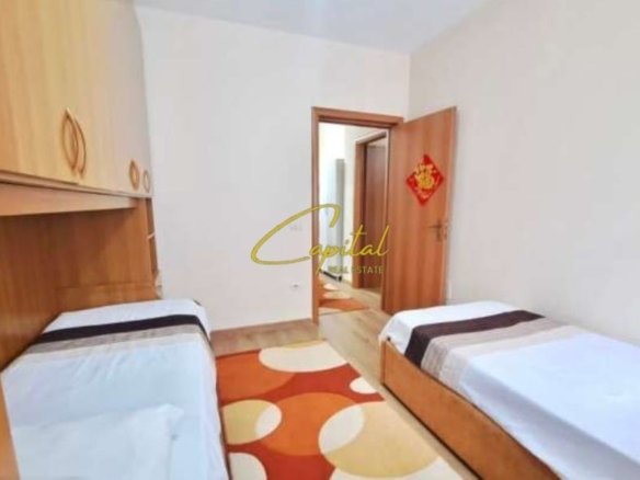 APARTAMENT ME QERA 2+1 RRUGA E KAVAJES 700 EURO