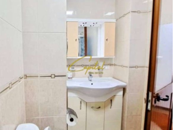 APARTAMENT ME QERA 2+1 RRUGA E KAVAJES 700 EURO