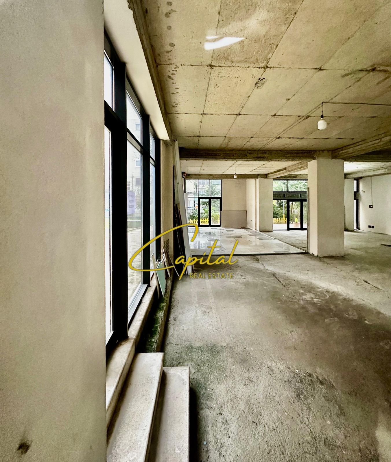 AMBIENT BIZNESI ME QERA 210 M2 BRRYLI 180.000 LEKE