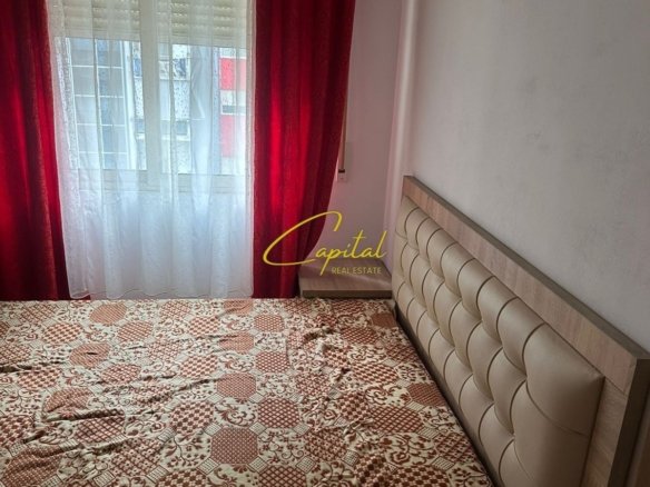 APARTAMENT ME QERA 1+1 KOMPLEKSI GOLDEN PARKU 50.000 LEKE