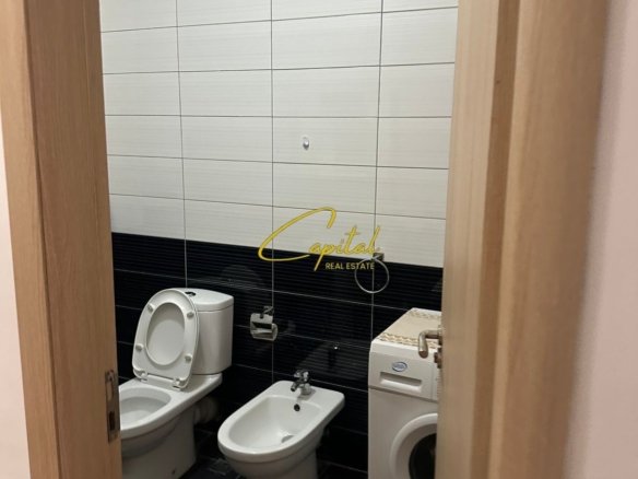 APARTAMENT ME QERA 1+1 KOMPLEKSI GOLDEN PARKU 50.000 LEKE