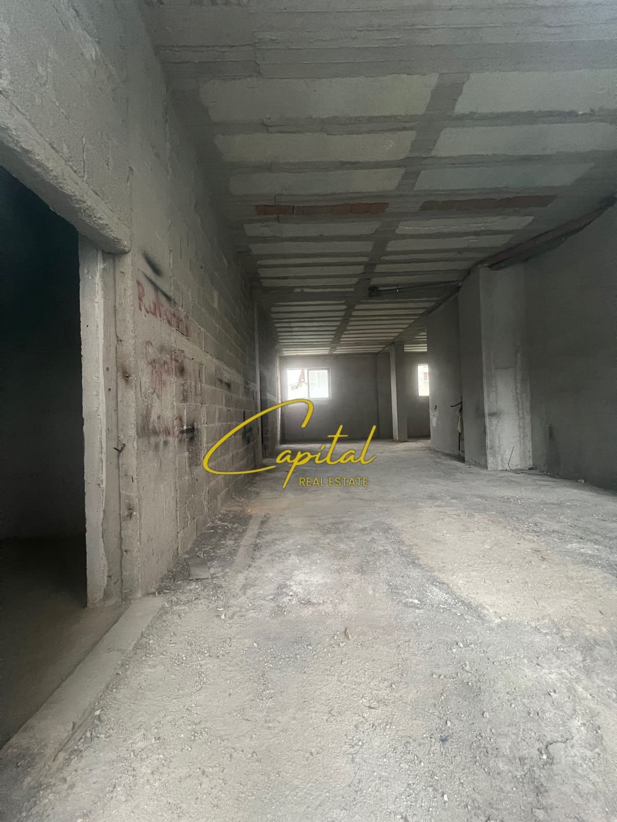 SHITET AMBIENT BIZNESI 300 M2 FRESKU 360.000 EURO