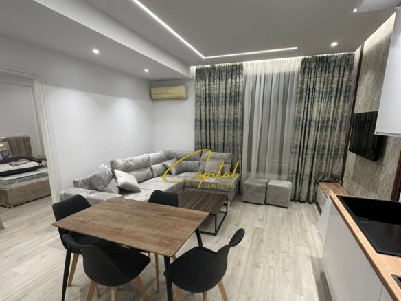 APARTAMENT ME QERA 1+1 ZOGU I ZI 70.000 LEKE