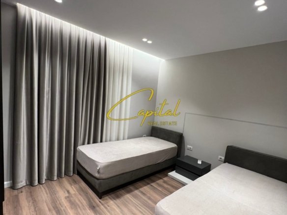 APARTAMENT ME QERA 2+1 ISH FUSHA AVIACIONIT 700 EURO