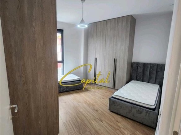 APARTAMENT ME QERA 2+1+2 KOPSHTI ZOOLOGJIK 120.000 LEKE