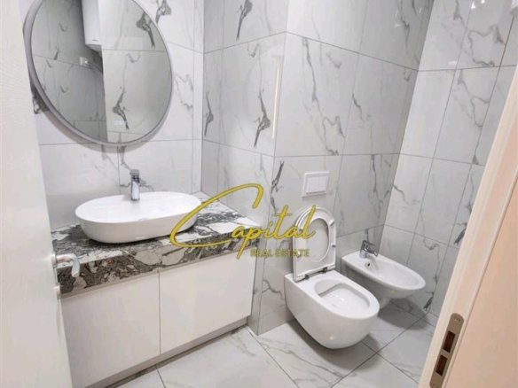 APARTAMENT ME QERA 2+1+2 KOPSHTI ZOOLOGJIK 120.000 LEKE
