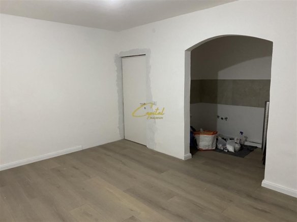 SHITET APARTAMENT 1+1 KOMBINAT 7.400.000 LEKE