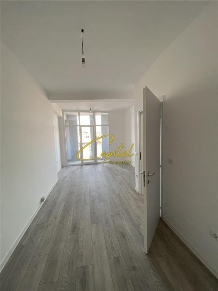ZYRE ME QERA 70 M2 KOMUNA E PARISIT 70.000 LEKE